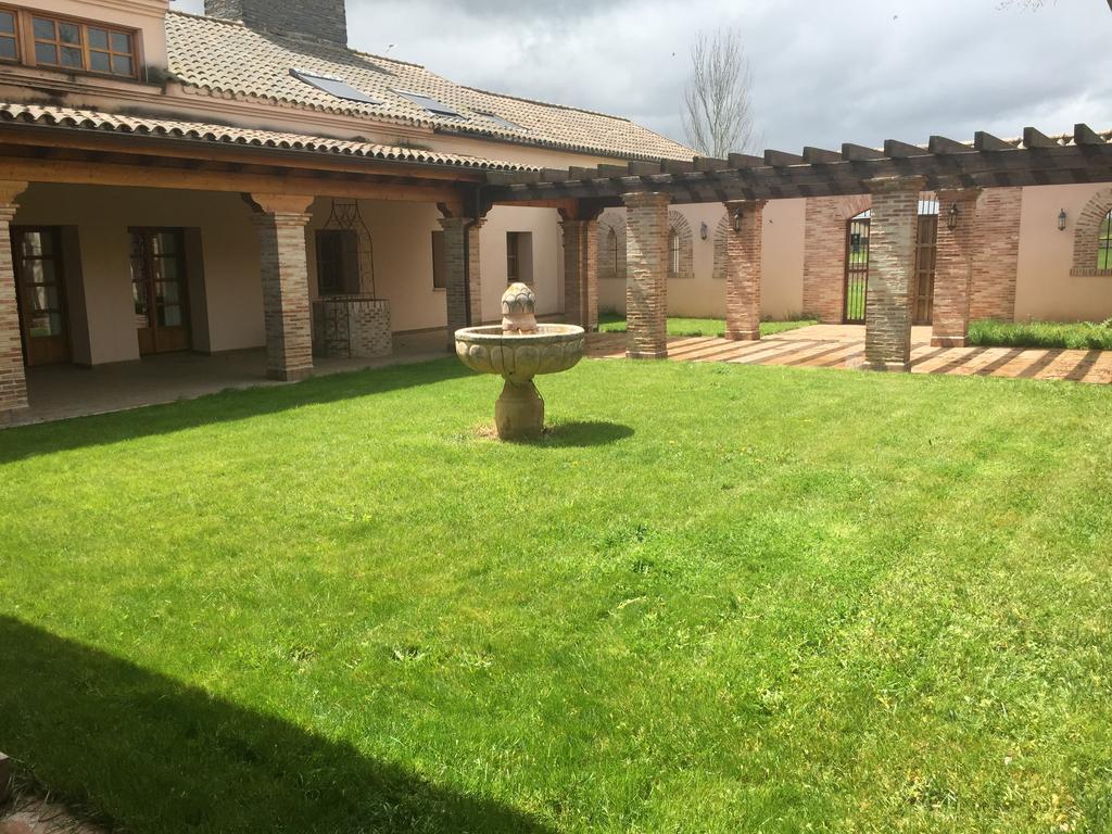 Вилла La Casona Del Tormes Альменара-де-Тормес Экстерьер фото